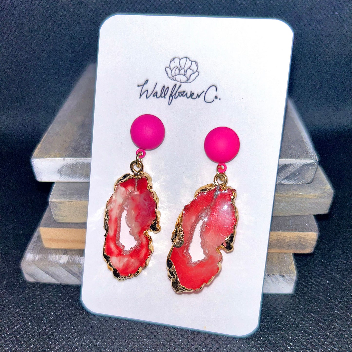 PINKYBRIGHT GEODE ROCK DANGLE EARRINGS HOT PINK & GOLD