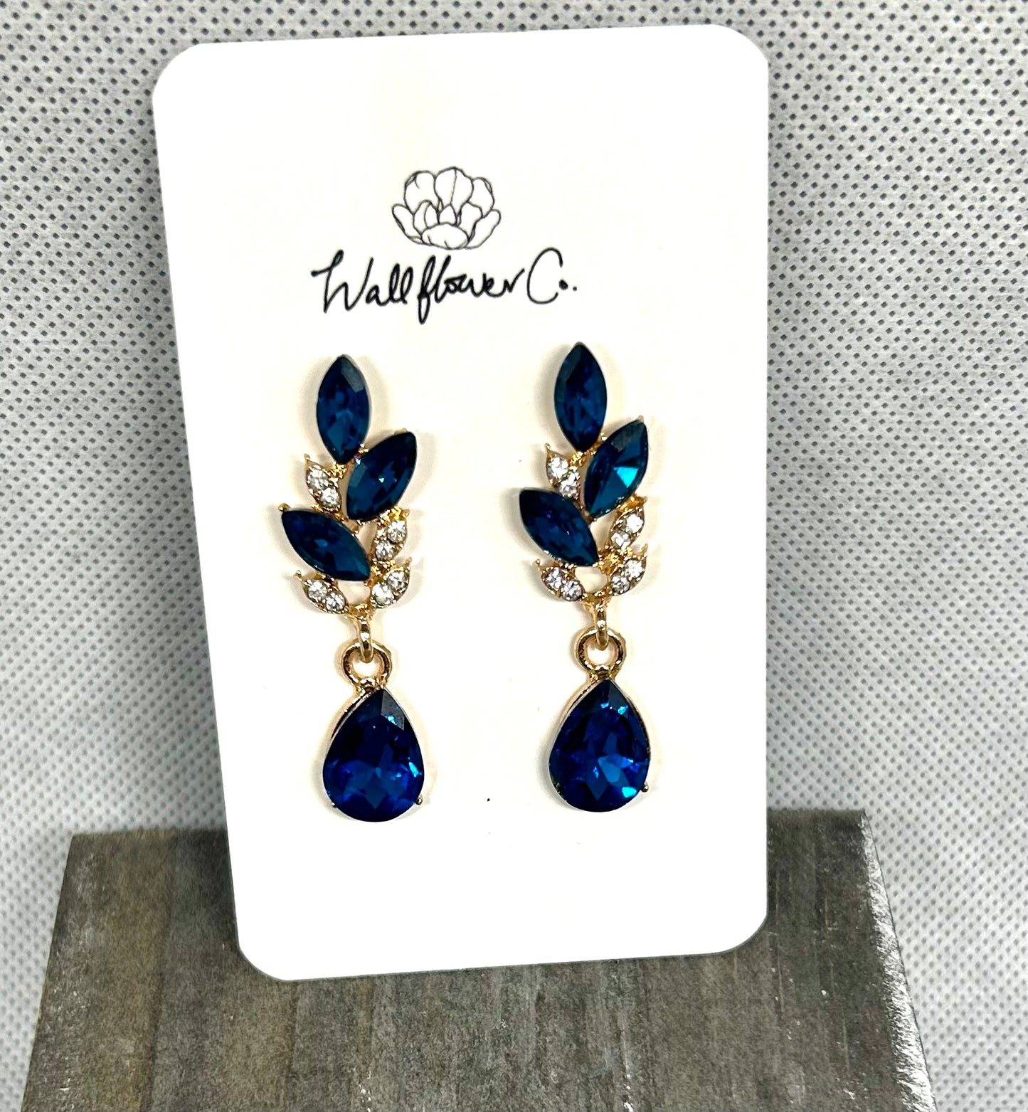 ELEGANT BLUE DROP EARRINGS