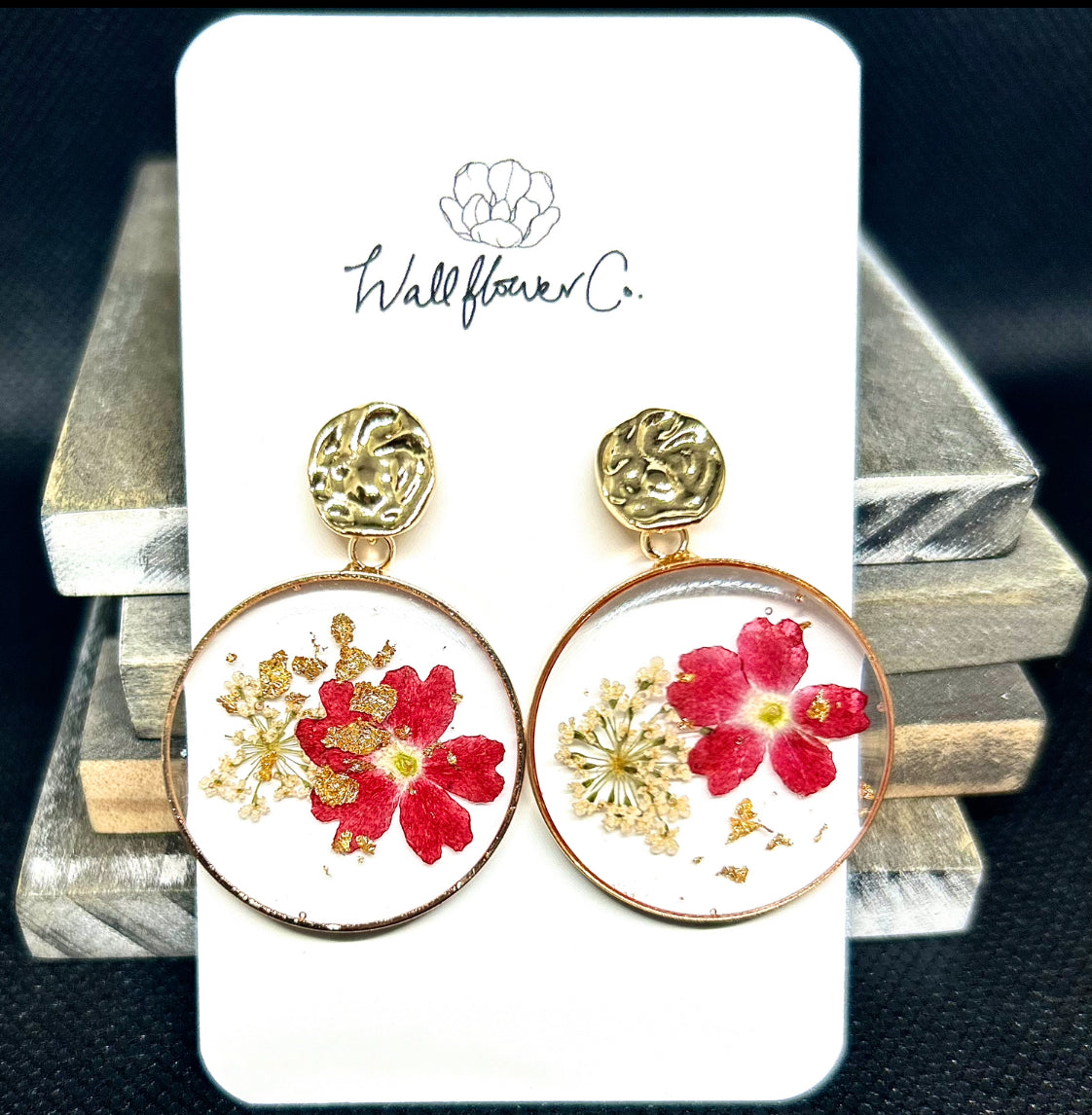 PRESSED FLOWER AND GOLD FLAKE ROUND EARRINGS