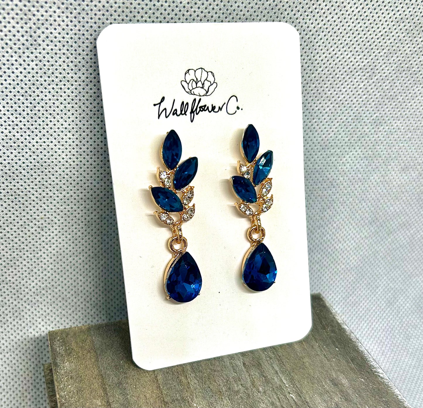 ELEGANT BLUE DROP EARRINGS