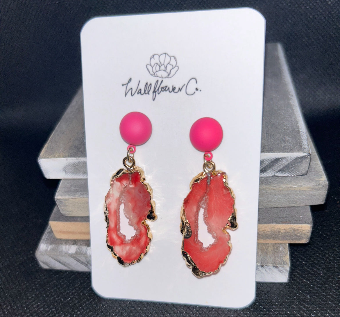 PINKYBRIGHT GEODE ROCK DANGLE EARRINGS HOT PINK & GOLD