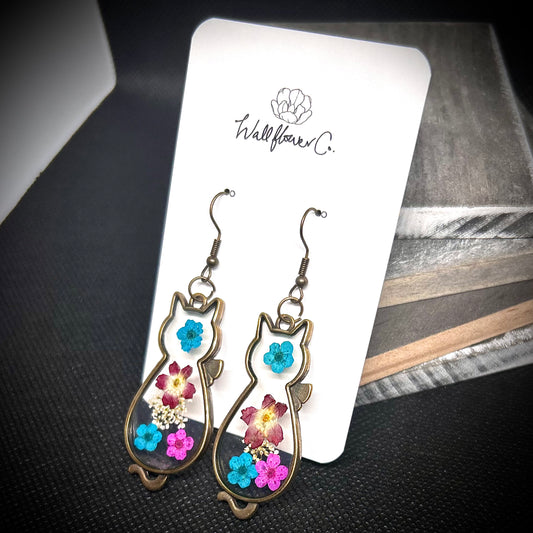 ALLIE-CAT PRESSED FLOWER DANGLE BOHO EARRINGS